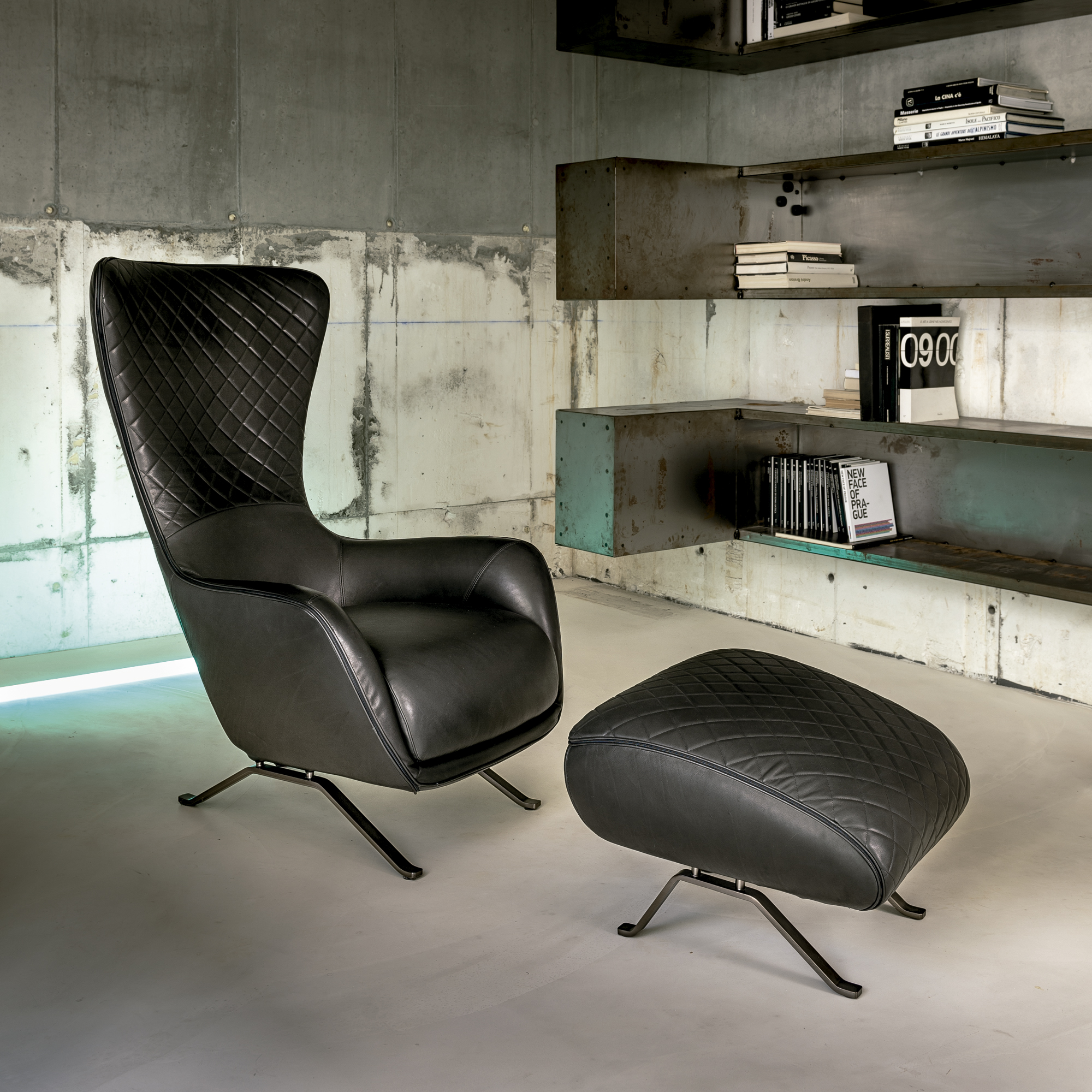 Contemporary luxury Italian Sin Seaty Lounge Chair