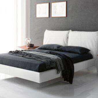 Lukas Bed