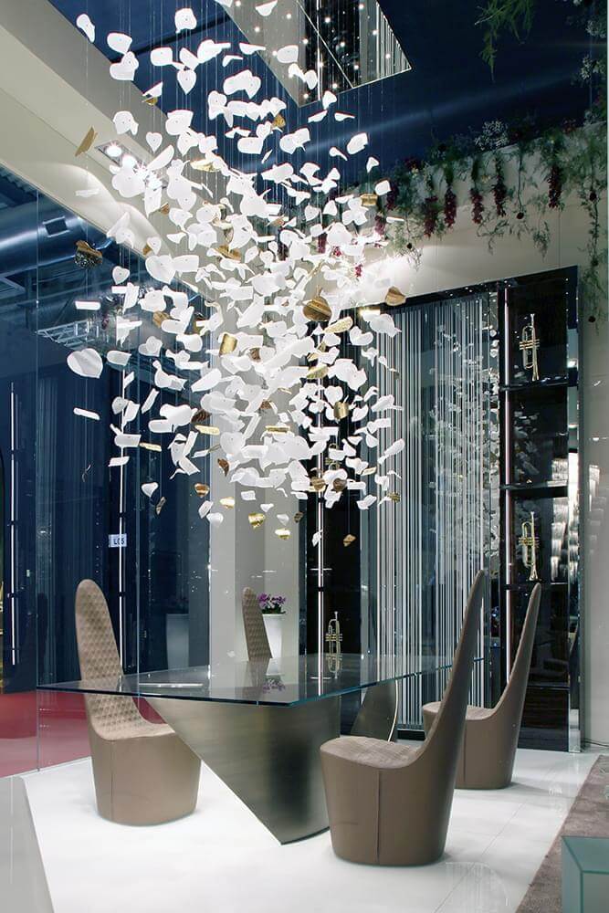 Exceptional Reflex Leaf Suspension Lamp with mirrored glass support and cascading hand-etched glass leaves in warm 2700K illumination and glossy finish