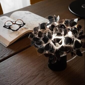 Exceptional Slamp Clizia table lamp assembled in Italy with a clustered Lentiflex® shade and black base