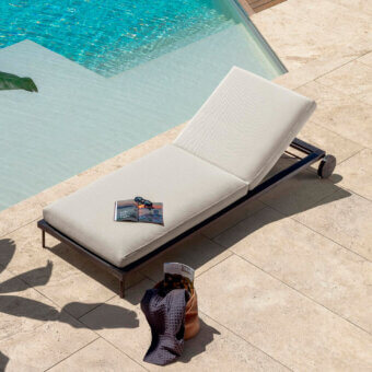 Superior Talenti Cleo Soft Wood lounger with a reclinable backrest and light beige weather-resistant cushion
