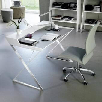 Qwerty Desk