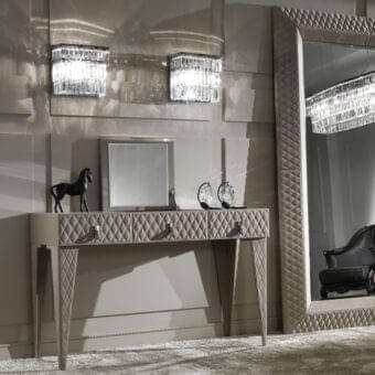 Exceptional DV Home Collection Byron wall lamp with shining chrome structure and bevelled glass pendants crafted in a multi-tiered design