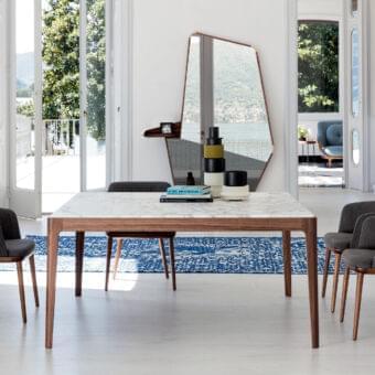Exceptional Porada Ziggy table with rectangular Canaletto walnut frame and tabletop in a smooth satin finish