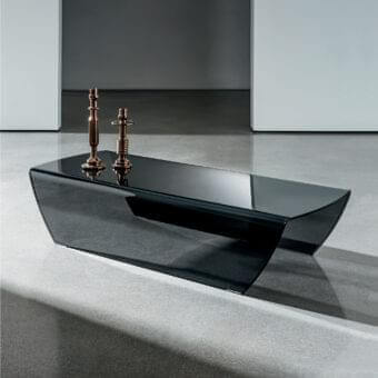 Distinguished Sovet Italia Taky coffee table with bent glass construction and deep black high-gloss lacquered finish