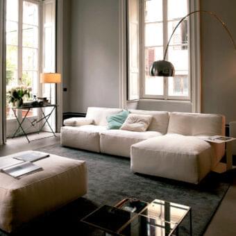 Distinctive Verzelloni Noe sectional with polyurethane framework and tightly woven off-white textile upholstery with a matte finish