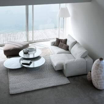 Exceptional Swan Italia Hills sofa with removable white fabric upholstery and dark brown cushions