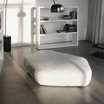 Superior Swan Italia Maki ottoman with organic form upholstered in Italian luxury cotton and smooth white finish