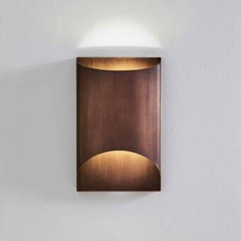 Distinguished Penta Aprile wall lamp with a metal structure, clean geometric lines and a brushed bronze finish