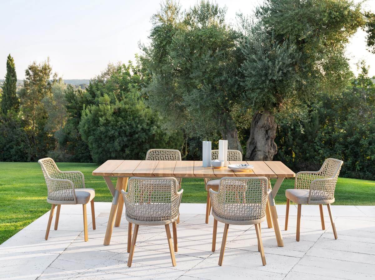 Exceptional Varaschin Emma armchair with light beige woven fiber and a gray waterproof fabric seat, built with a powder-coated aluminum structure