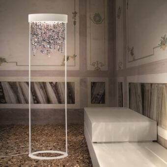 Exceptional Masiero Olà floor lamp with powder-coated metal and cascading faceted Italian glass pendants in transparent crystal-like elements