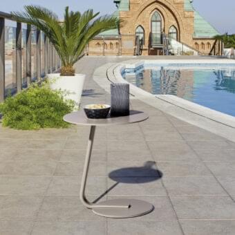 Superior Roberti Rattan Key West side table in Cipria with powder-coated aluminum and seamless construction