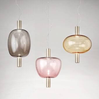 Distinguished Vistosi Riflesso suspension lamp with hand-blown glass shades in smoky grey, pale rose-pink and amber-yellow with polished brass-toned metal