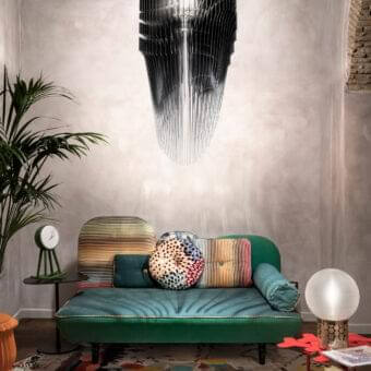 Avant-garde Slamp Avia suspension lamp crafted in black Cristalflex® with a glossy silver-toned rippled finish