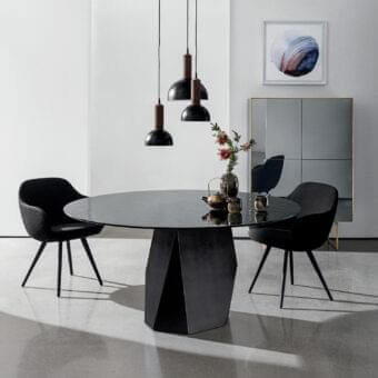 Distinguished Sovet Italia Deod table with lacquered metal base and tempered liquid glass tabletop in glossy black