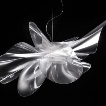 Superior Slamp Étoile suspension lamp exhibiting an organic sculptural form crafted in Lentiflex® with a glossy finish