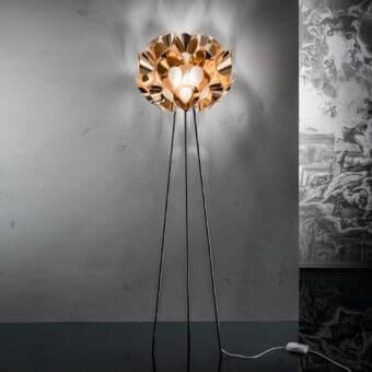 Superior Slamp Flora floor lamp inspired by organic forms with shimmering petal-like elements and innovative aluminum vaporization finish
