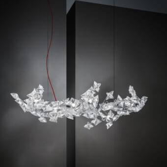Exceptional Slamp Hanami suspension lamp with hand-folded clear Lentiflex® flowers recreating diamond-like crystalline reflections and delicate cables