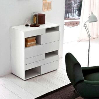 Exceptional Presotto Wing dresser with wood particleboard structure, six MDF drawers and integrated open compartments in matt lacquered white