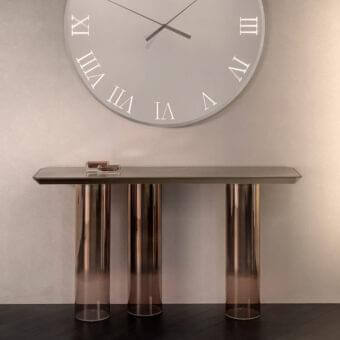 Distinguished Reflex Signore degli Anelli console with glass tabletop and shaded sputtering borosilicate glass legs