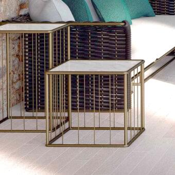 Superior Rugiano Marina table with bronze painted iron structure and Calacatta matt techno marble tabletop