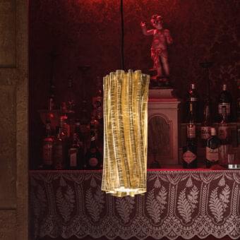 Superior Slamp Accordéon suspension lamp crafted in gold with a textured, cylindrical shade and black cord