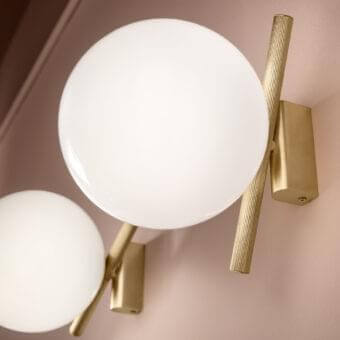 Distinguished Masiero Posy Wall Lamp, a lamp with triplex opal white Murano glass diffusers and galvanic metal in satin golden finish