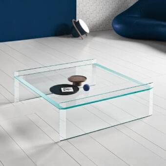 Superior Tonelli Design Quiller coffee table crafted in extra clear glass with beveled edges and a glossy finish