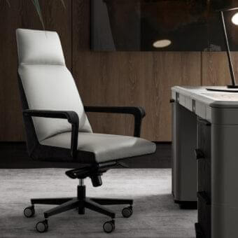 Distinguished 4 Mariani Flora armchair upholstered in light gray leather with a swivel base and adjustable mechanism crafted in Italy