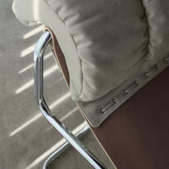 Exceptional 4 Mariani Tucroma lounge chair with light gray leather upholstery and a chrome-finished steel tubular frame