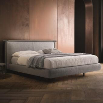 Exceptional Ditre Italia Nathan bed with gray leather upholstery, a wooden structure and slender dark legs exhibiting a textured finish