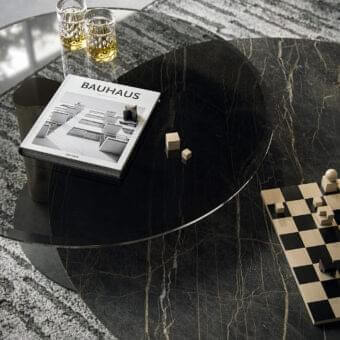 Superior Cattelan Italia Arena Keramik coffee table with marble-effect ceramic and smoked glass, supported by a brushed column with glossy sheen