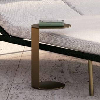 Superior Rugiano Paride side table with C-shaped silhouette and bronze metal construction in matte finish