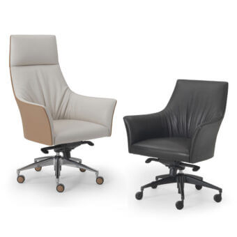 Distinguished 4 Mariani Sella armchair with sinuous silhouette, light grey leather upholstery and beige accents built with a five-legged metal base