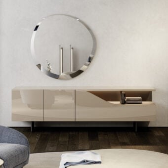 Superior Reflex Segno sideboard with shiny lacquered wood in uniform beige and slender metal legs
