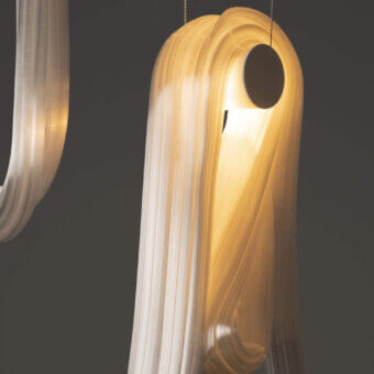 Distinguished Bocci 87 Random suspension lamp with folded glass in warm light beige and pearlescent microfilaments