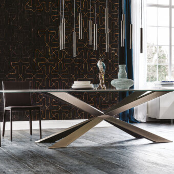 Exceptional Cattelan Italia Spyder table with ceramic top and matt graphite painted steel ‘X’ base showcasing tonal variations