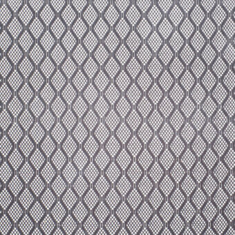 Geometric gray pattern with diamond mesh texture, tonal variations, and grid structure; fibraalluminiono material sample, studio shot.