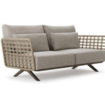 Elegant Roberti Rattan Armàn sofa built with powder-coated stainless steel and aluminum, woven in Oval Trendyrope with rounded edges