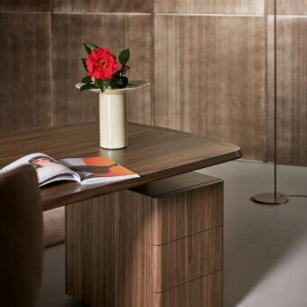 Diver Desk