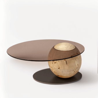 Exceptional Bizzotto Italia Pluff coffee table with brown-tinted glass and a raw burl wood sphere built with a circular metal base