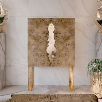 Superior Bizzotto Italia Sidney bar cabinet in light brown wood with glossy figured grain and gold-finished metal legs