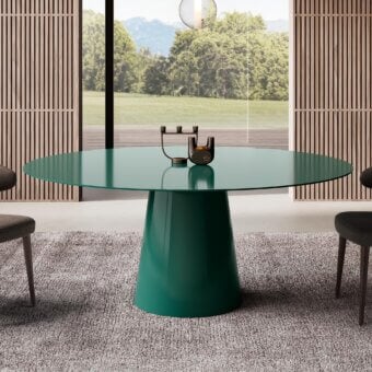 Superior Pacini & Cappellini Shell table crafted in glossy green lacquer with a sculptural wood form