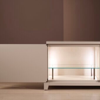 Superior Bellavista Madia sideboard crafted in Italy with light beige matte lacquered finish and natural maple interior
