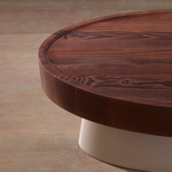 Superior Bellavista Champignon side table in solid Ashwood with reddish-brown grain and off-white lacquered pedestal base