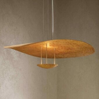 Exceptional Stillux Cloud suspension lamp crafted in steel with a warm gold tone and organic leaf-like form with a hammered finish