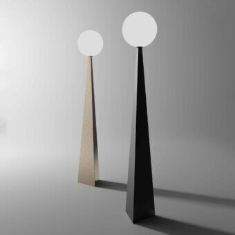 Distinguished Stillux Glo floor lamp crafted in Italy with a pyramid base and black-toned handmade blown glass lampshade with a glossy finish
