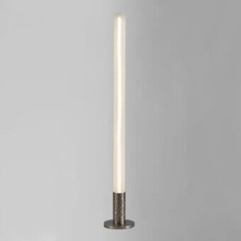 Superior Stillux Shadows floor lamp with tubular glass diffuser and faceted raw ice effect, built with a hammered metal base in a dark textured finish