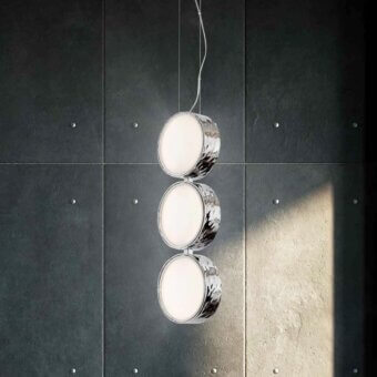 Superior Stillux Circle suspension lamp with three matt white glass diffusers encased in hammered metal frames