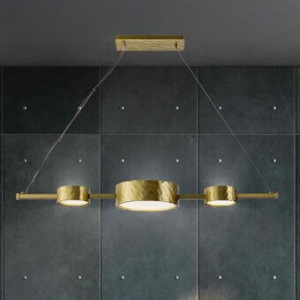 Sophisticated Stillux Circle suspension lamp with horizontally arranged circular diffusers and gilded hammered metal frames